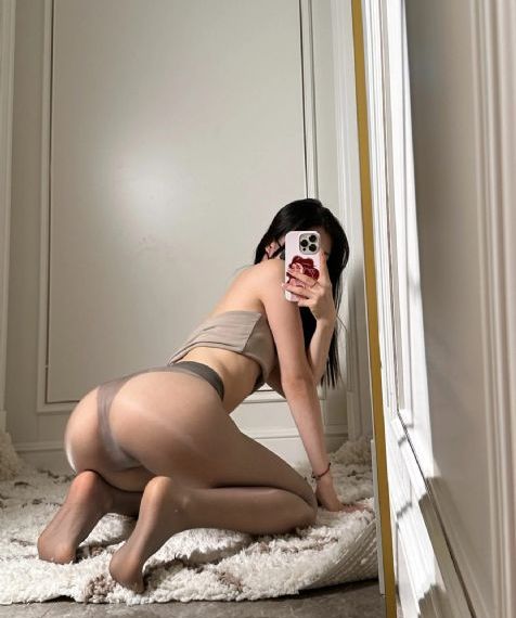 美女和老师拔萝卜