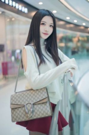 在厨房里征服美艳老师视频